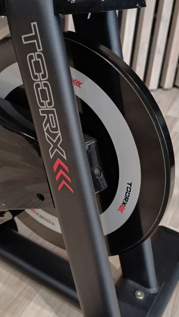 TOORX FITNESS - SRX 500 SPIN BIKE PRÉMIUM OTTHONI SPINNING KERÉKPÁR, 24 KG LENDKERÉK - Image 3
