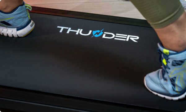 THUNDER - IDEA WALKING PAD - KOMPAKT GYALOGLÓPAD 6 KM/H VÉGSEBESSÉGGEL, 80 KG TESTSÚLYIG - Image 6