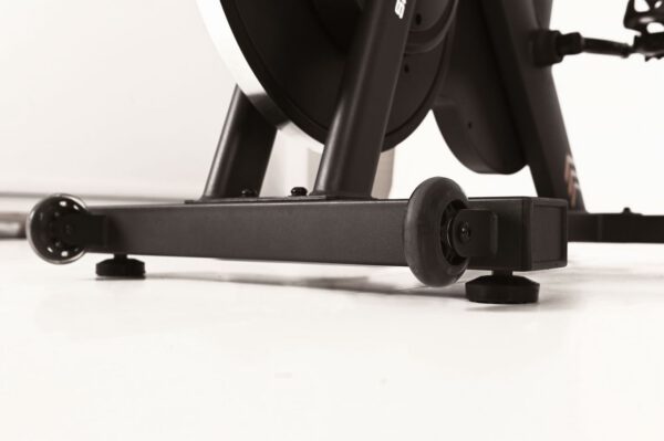 TOORX FITNESS - SRX SPEED MAG PRO - FÉLPROFESSZIONÁLIS SPINNING KERÉKPÁR, 20 KG LENDKERÉK, 24 FOKOZATÚ ELLENÁLLÁS - Image 6